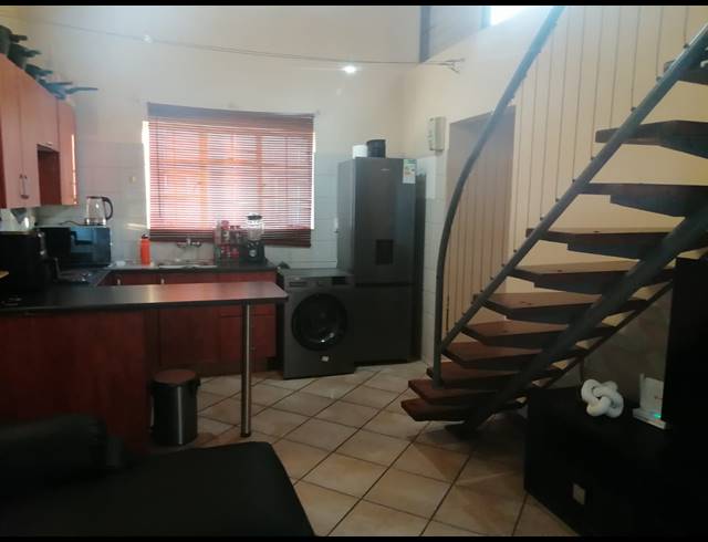 1 BEDROOM APARTMENT FOR SALE IN RUSTENBURG CENTRAL